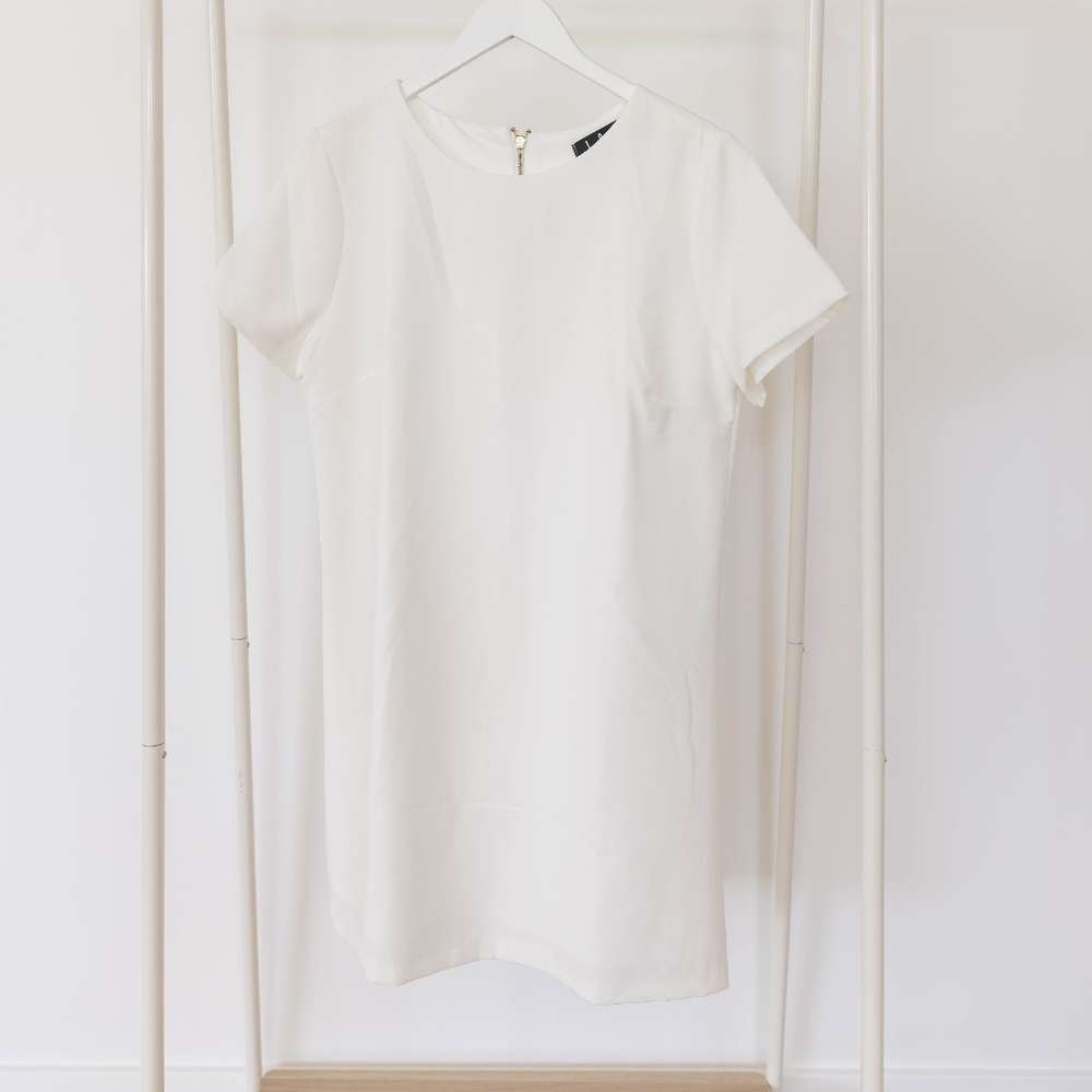 Lulu's White Short Sleeve Dress with Gold Zipper - Large